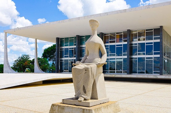 JUSTIÇA BRASILEIRA MONUMENTOS AO ESBANJAMENTO